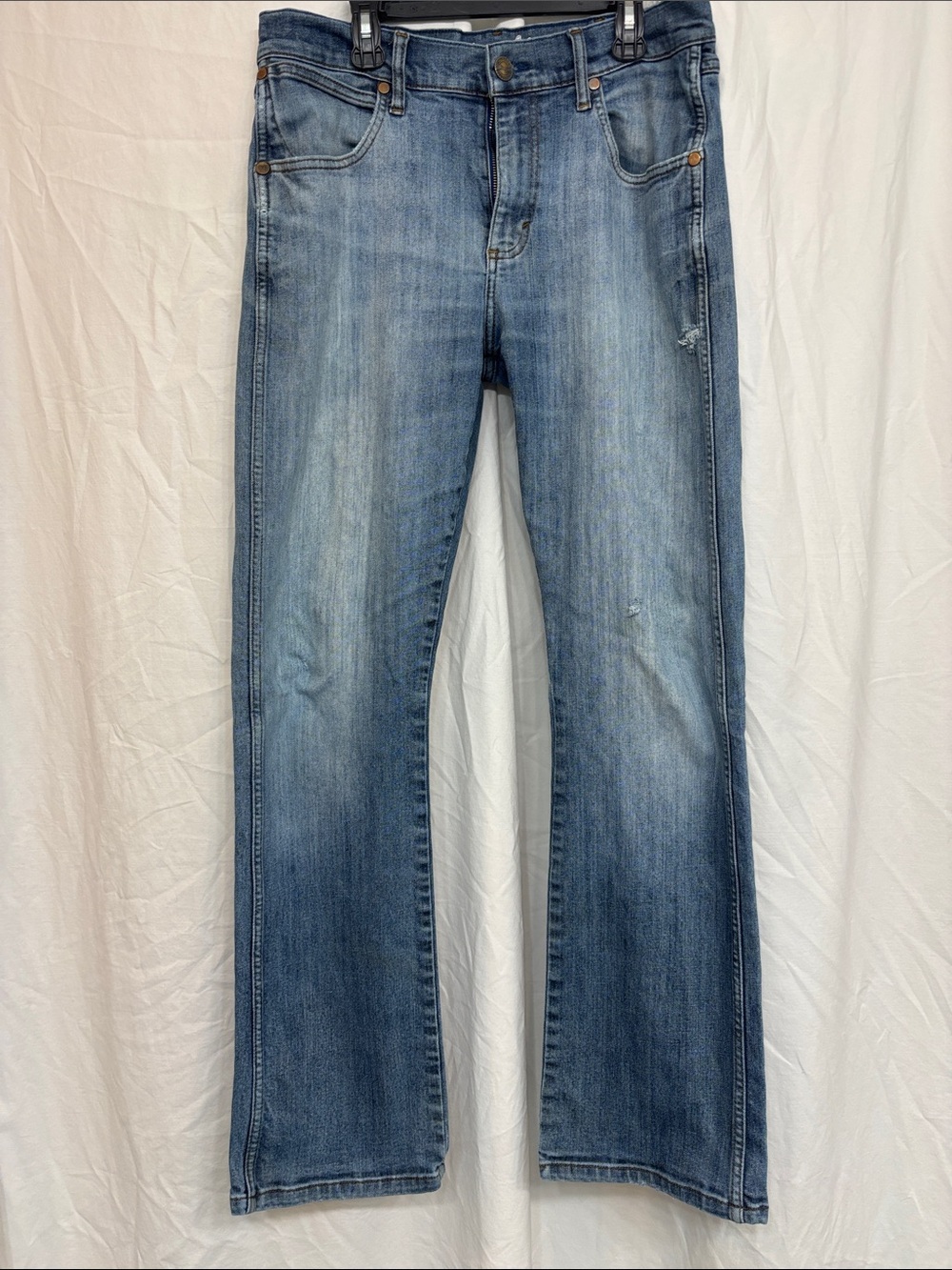 Wrangler Retro Classic Light Blue Denim Jeans with Contrast Stitching